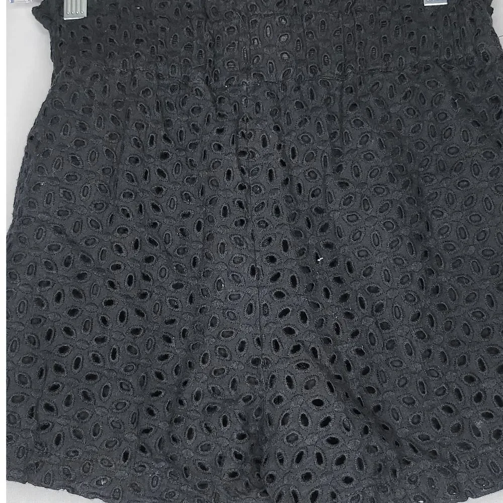 Womans Black Eyelet‎ Shorts  Size Small Pull on front tie fully Lined Pockets